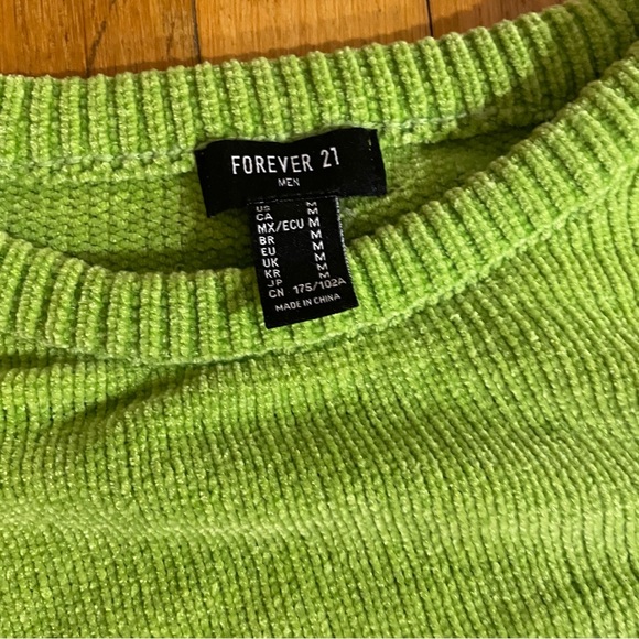 Green striped soft cozy sweater - Picture 2 of 3